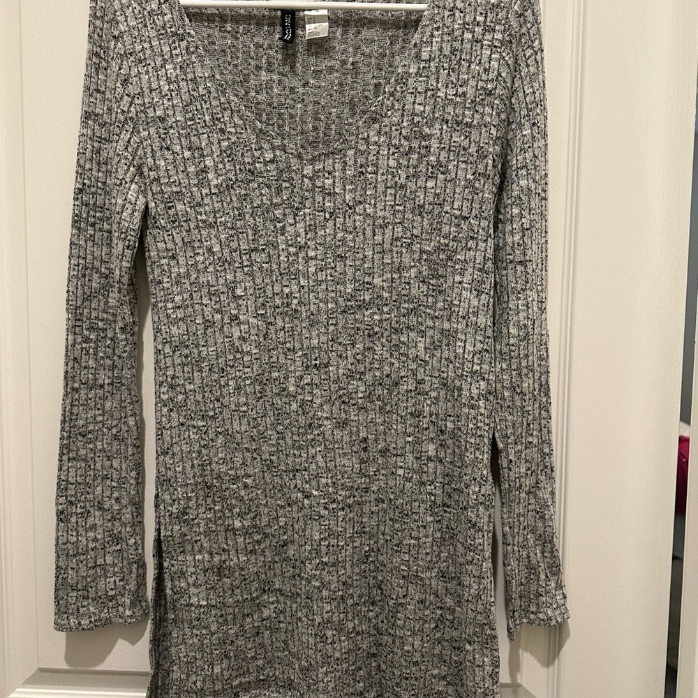 Divided Long Sleeve Knit Dress in Gray